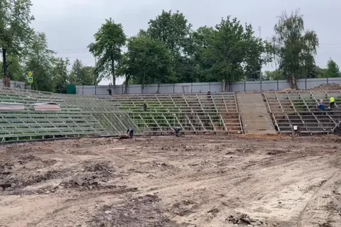 На месте стадиона «Спартаковец» в Ярославле смонтировали каркас амфитеатра
