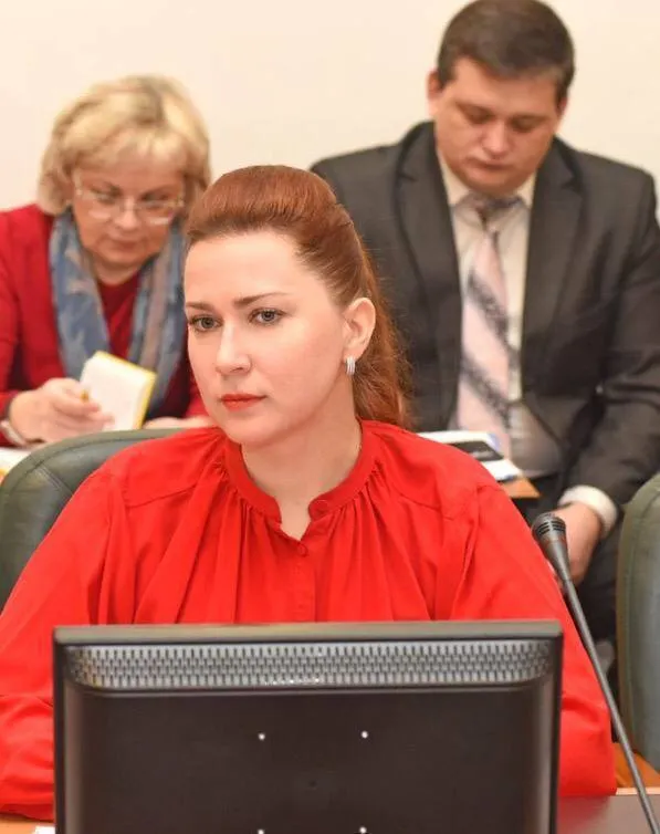 Любовь Сурова покинула пост главы центральных районов Ярославля