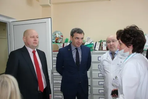 Алексей Малютин проверил качество ремонта поликлиники при больнице № 3