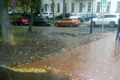 Почему в Ярославле образуются лужи на пешеходных переходах: ответ мэрии