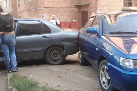 В Рыбинске семилетний мальчик на машине сбил маму
