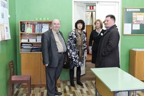 Депутаты муниципалитета Ярославля побывали в открытых (сменных) школах
