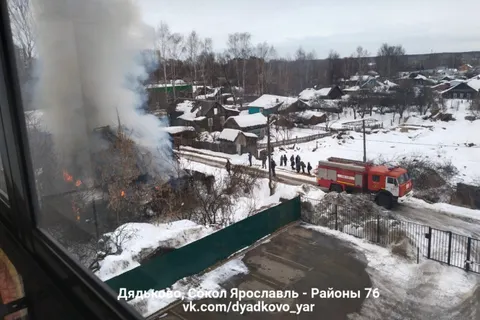 В Ярославле горел заброшенный дом