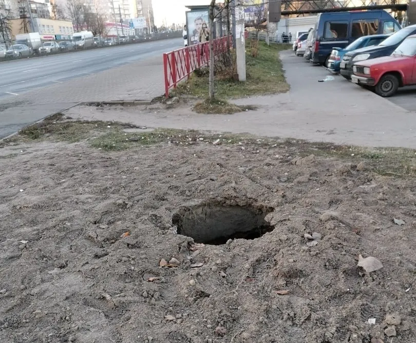 В Ярославле у автовокзала образовался подземный провал