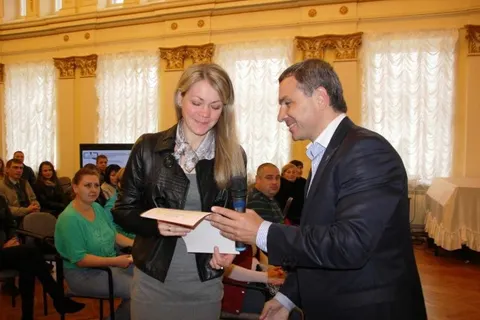 В Ярославле 145 молодых семей получили жилищные свидетельства