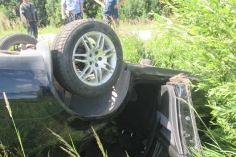 В Переславском районе «Фольксваген» угодил в кювет