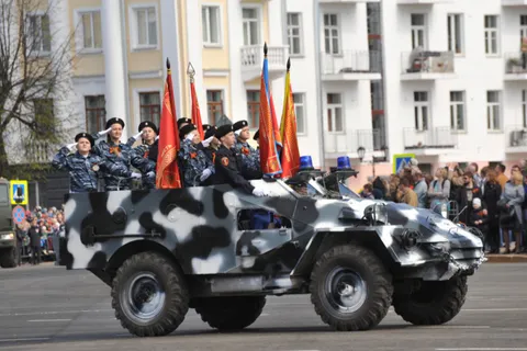 Над Ярославлем пролетел легендарный  штурмовик Ил-2