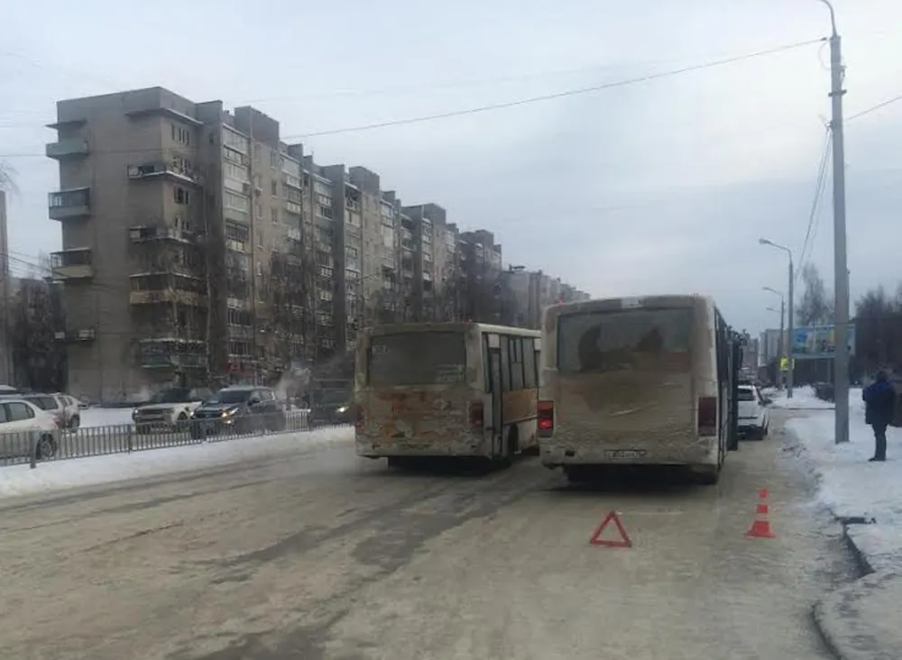 В Ярославле автобус сбил несовершеннолетнего на регулируемом переходе