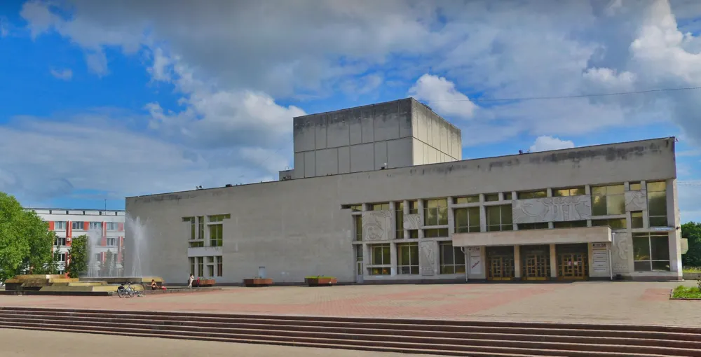 В Вологде демонтируют фонтан у драматического театра