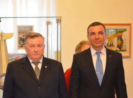 Председатель муниципалитета Ярославля Алексей Малютин принимает поздравления с днем рождения