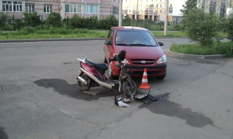 В Ярославле произошло ДТП со скутером