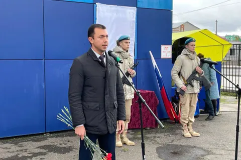 В Тутаеве открыли мемориальную доску в честь героя-милиционера
