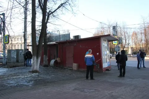 В центре Ярославля сносят торговые павильоны