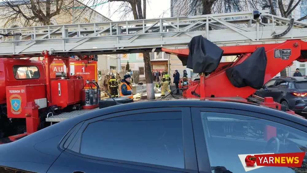 При обрушении потолка в доме в Ярославле обнаружен погибший