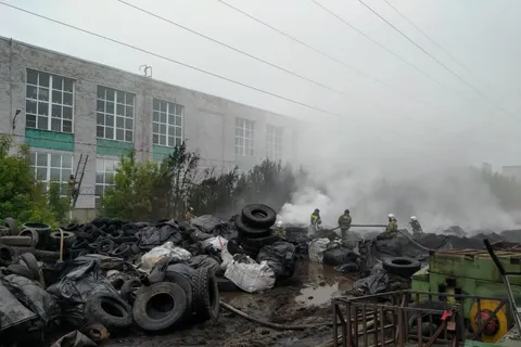 Прокуратура начала проверку по факту пожара в ярославской промзоне