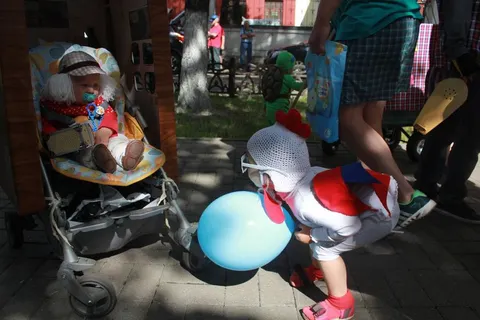 В Ярославле прошел парад колясок