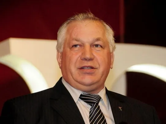 Виктор Волончунас Алексею Малютину: "Тебе надо будет не просто избраться, а тебе надо будет заново начинать работать"