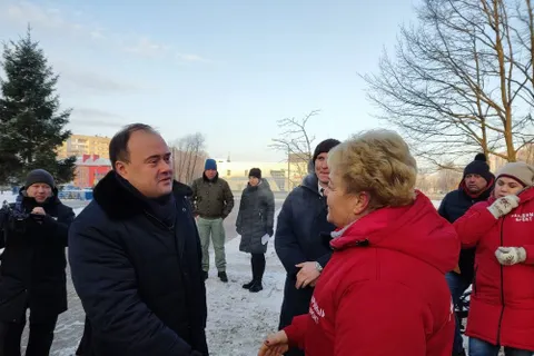 «На таком же погиб ребенок»: федеральная проверяющая осмотрела детские городки в Ярославле     