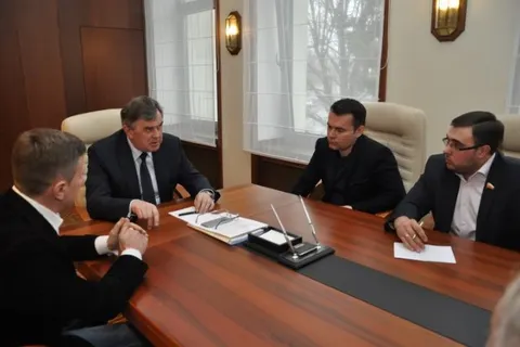 Сергей Ястребов провел встречи с депутатскими фракциями