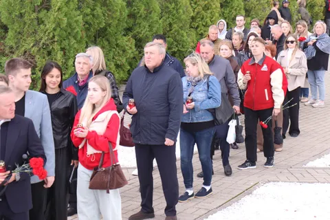 «Со льда в вечность»: траурные мероприятия прошли в Туношне