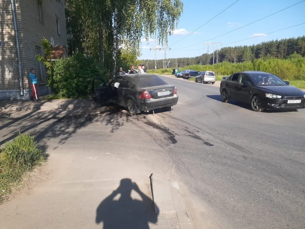 В Угличе ищут очевидцев ДТП с пострадавшими