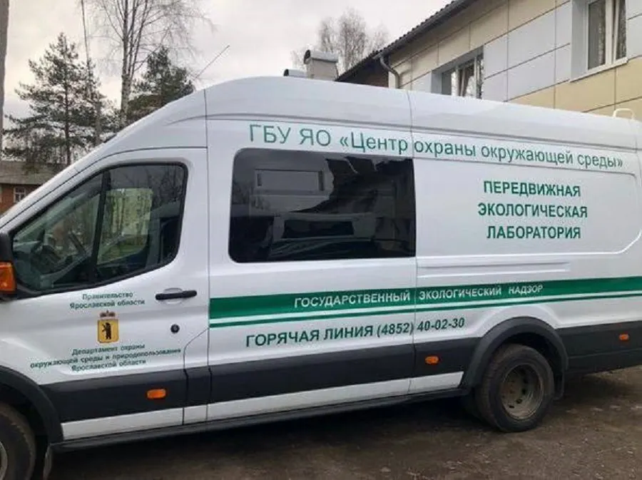 В Рыбинске взяли пробы воздуха из-за пожара на промышленном объекте