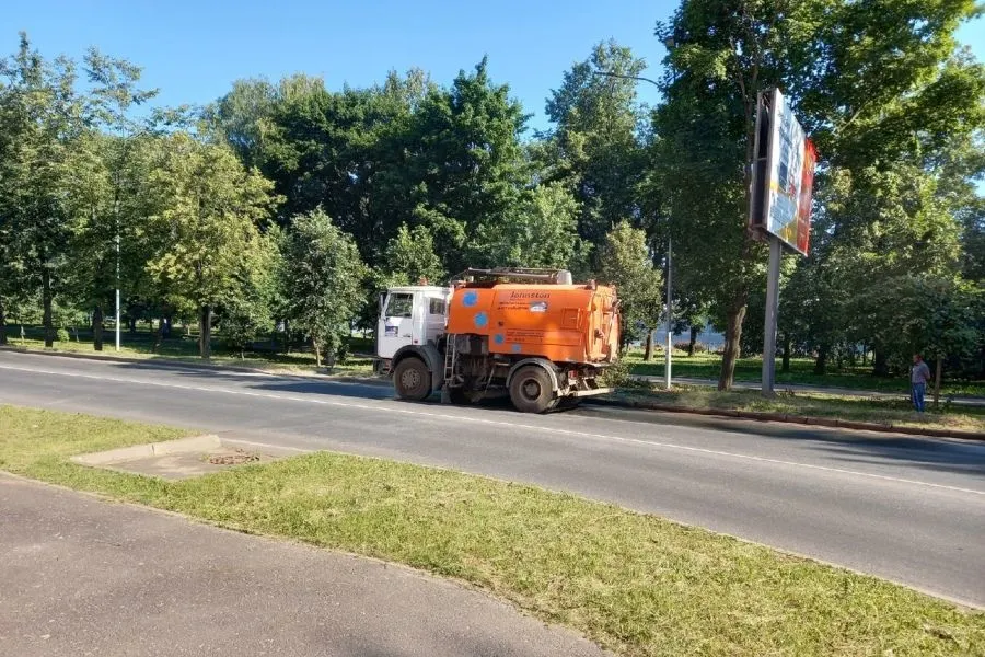 В Рыбинске улицы ежедневно пылесосят