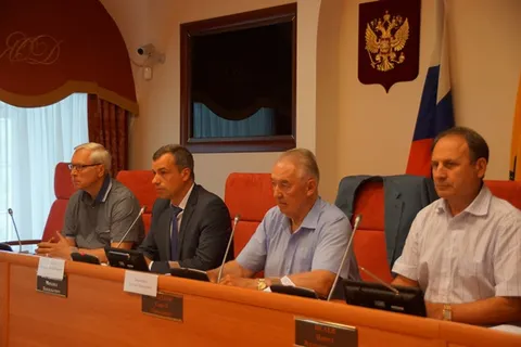 В Ярославской областной думе продолжили обсуждение депутатских поправок в бюджет области на 2015 год