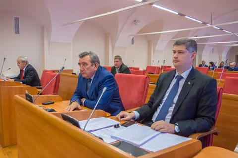 Ярославские власти ищут деньги на выполнение социальных обязательств