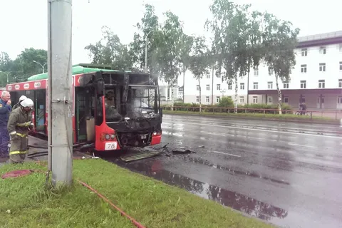 В центре Рыбинска горел троллейбус