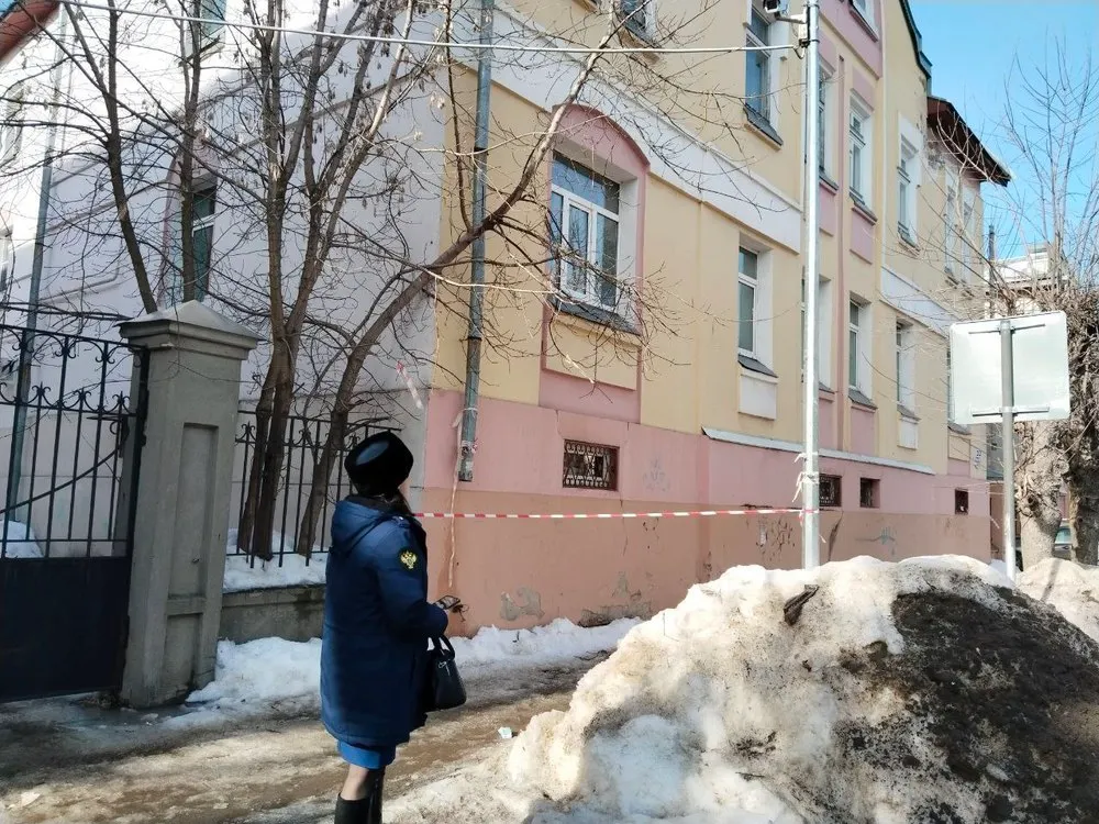 Прокуратура проверит факт падения снега на женщину в Рыбинске