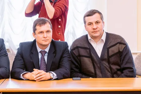 Вновь избранным депутатам муниципалитета Ярославля вручили удостоверения