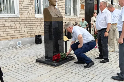 Почетному гражданину Любимского района открыли памятник