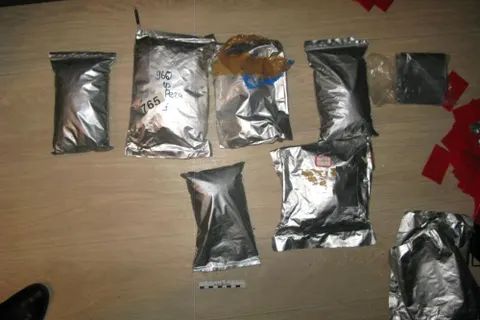 В Ярославле у приезжих из Челябинска изъяты спайсы на 23 миллиона рублей