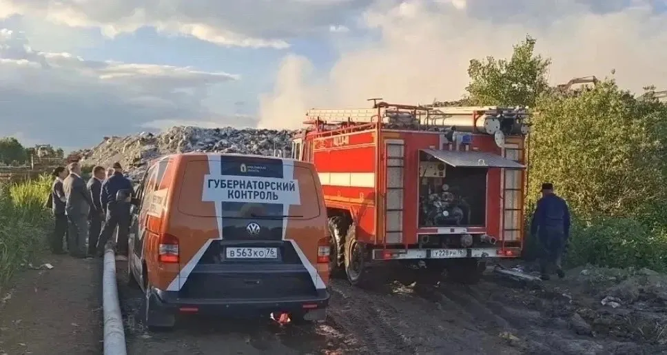 Дополнительные силы привлекли для тушения мусорного полигона под Ростовом