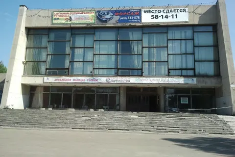 Роддом  на набережной, кинотеатр «Волга» и  дом Чарышникова  КУМИ Ярославля продать не удалось