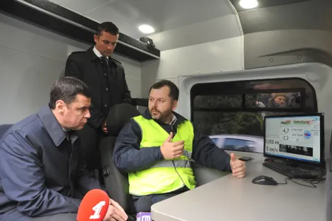 Дмитрий Миронов проверил ход ремонта на улице Маяковского в Ярославле