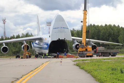 «Руслан» увез на Сахалин рыбинские катера