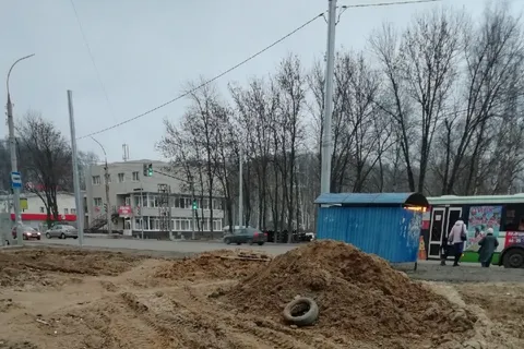 «Мусор, бревна, ветки»: жители Ярославля недовольны открытым участком Тутаевского шоссе