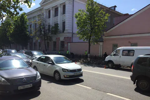 В центре Ярославля вновь меняют серую плитку