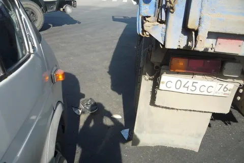 В Ярославле «Газель» поцеловалась с «Камазом»