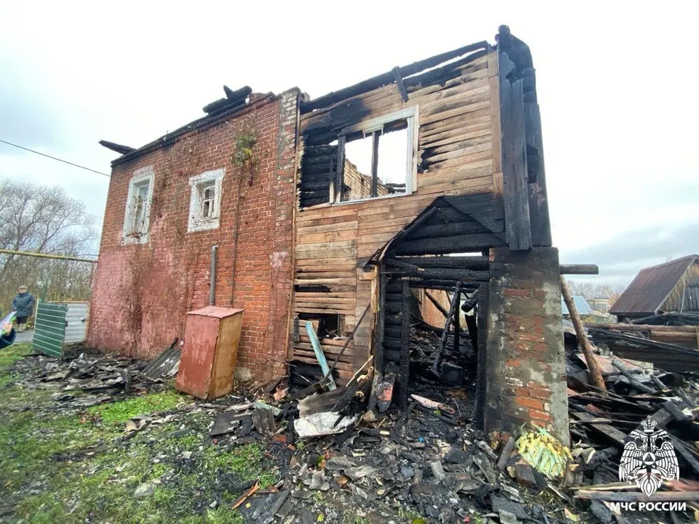 В самом красивом селе России шесть часов тушили дом