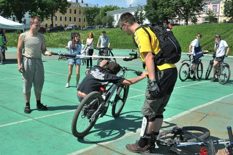 Ярославль не выбить из велосипедного седла. Фоторепортаж