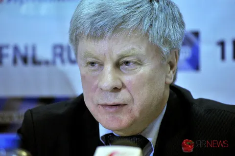 В Ярославле президент РФС Николай Толстых встретился с футбольной общественностью. Фоторепортаж