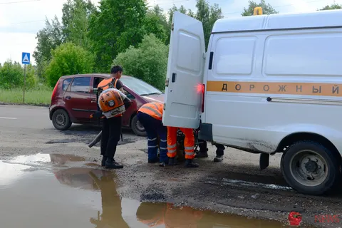В Ярославле ямочный ремонт делается для галочки. Фоторепортаж