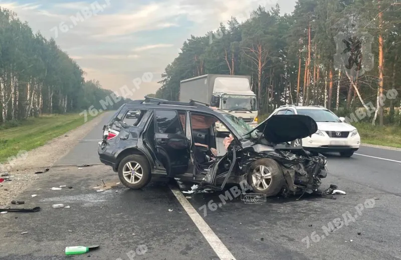 В тройном ДТП под Ярославлем пострадали четыре человека