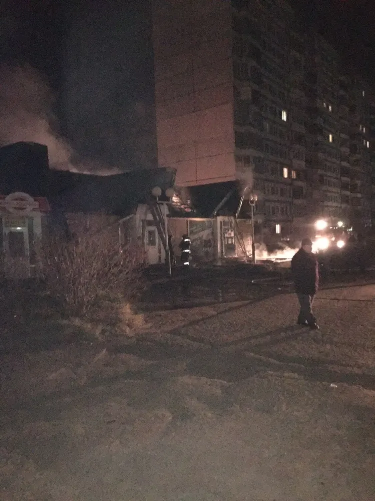В Ярославле сгорел алкомаркет