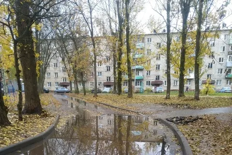 Депутат Ярославской облдумы требует не оплачивать подрядчикам дворы-бассейны