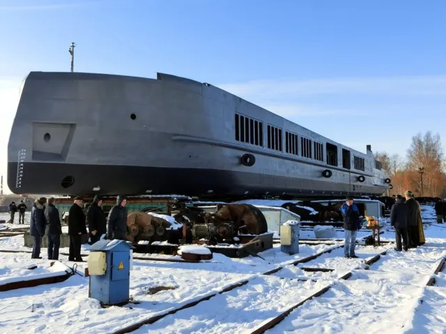 В Ярославской области на воду спущен новый теплоход