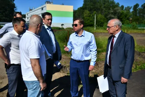 Ио мэра Ярославля оценил ход благоустройства парка «Рабочий сад»